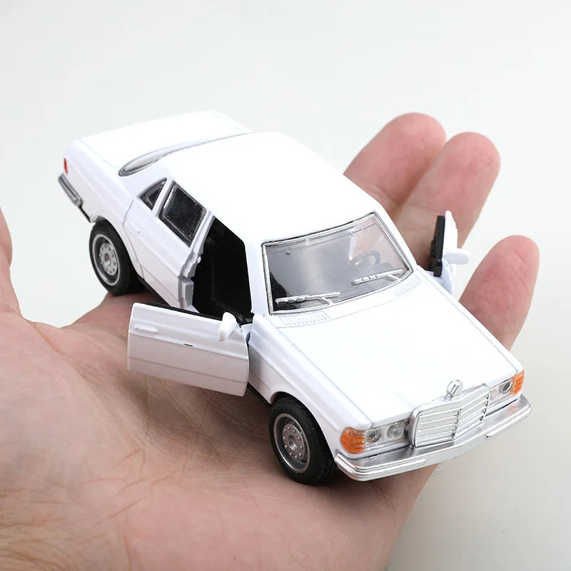 1:36 Classic S-Class Alloy Diecast Model Car