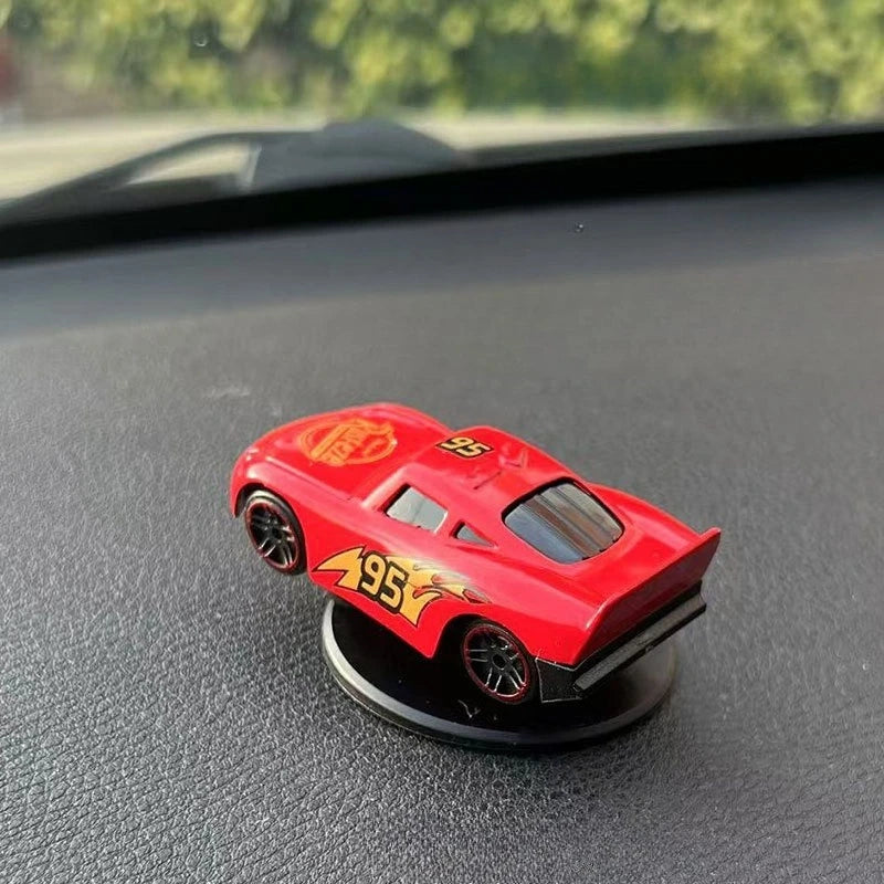 Dashboard Drifter (Lightning McQueen & Tow Mater)